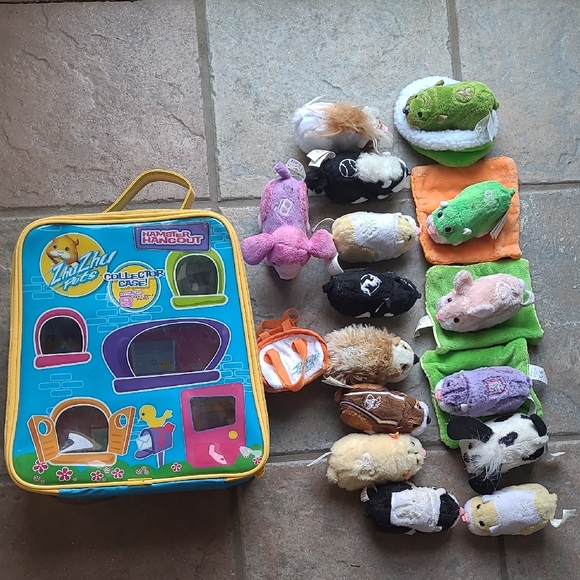 Zhu Zhu Pets Hamster Hangout Playset with Plush Electronic Hamsters Bundle - Picture 1 of 7
